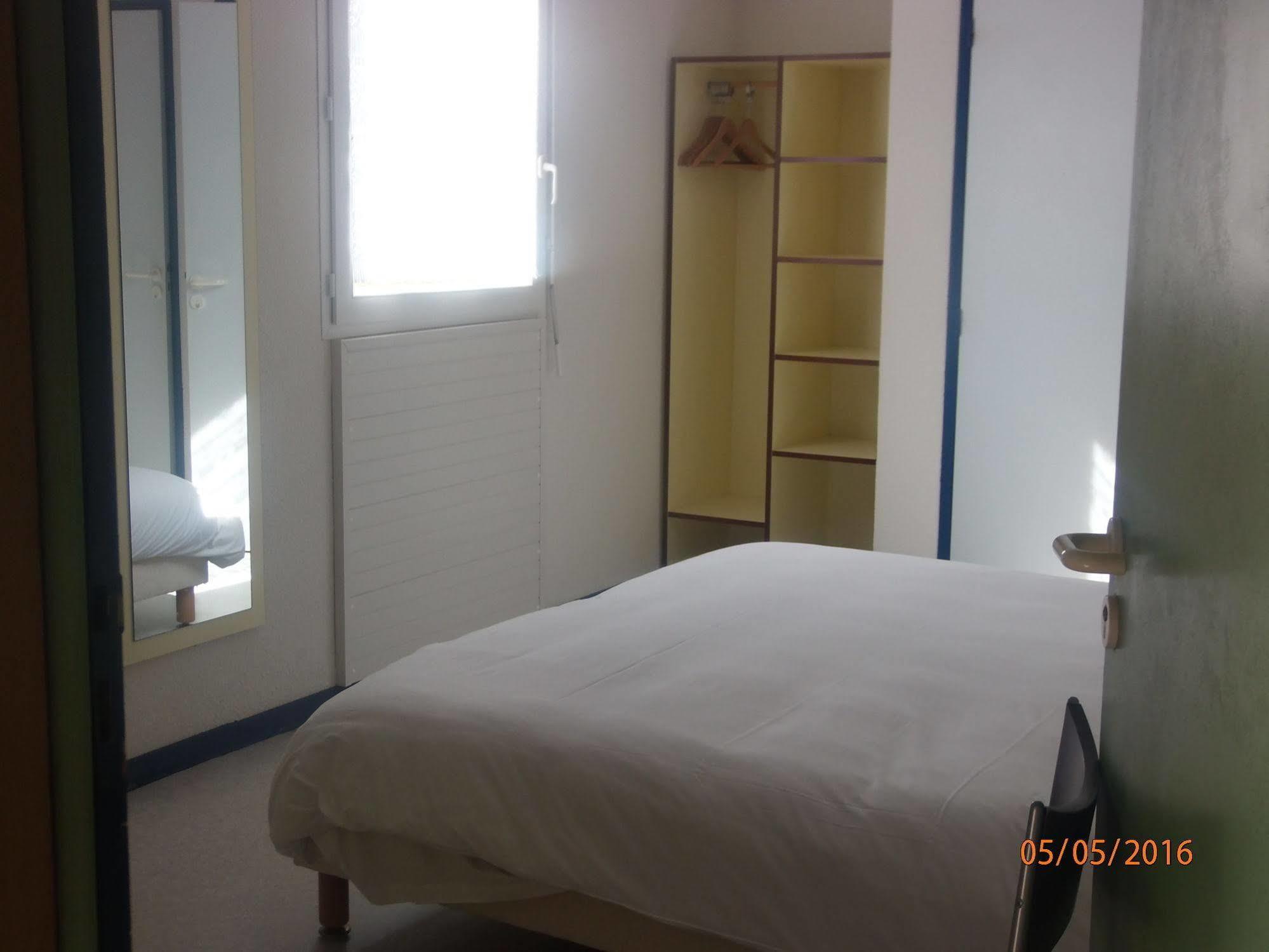 Le Saint Pierre Hotel Moncoutant Kültér fotó